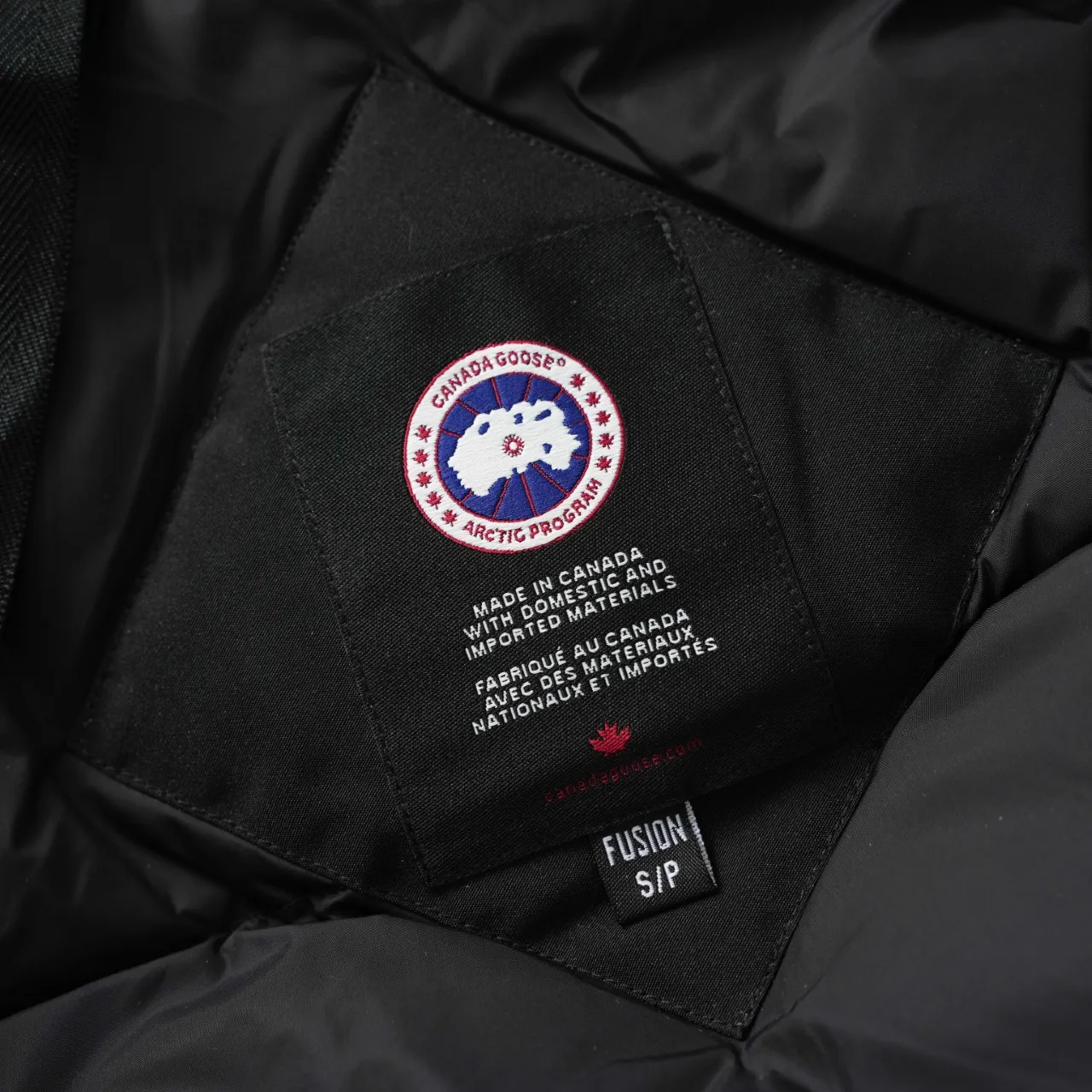 P720 CANADA GOOSE丨Canada Goose 02 hooded fur collar down jacket Color: Black Size: XS-XL